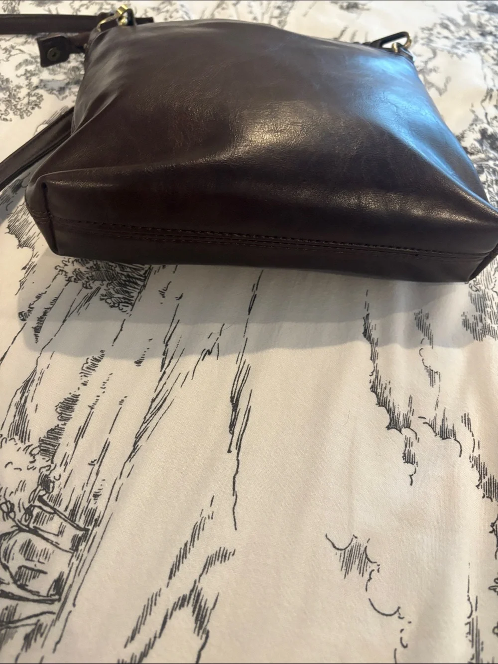 Joy Susan compact leather